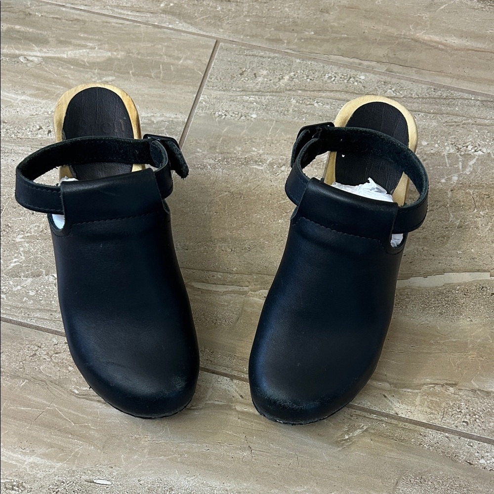 Sven Clogs - black leather
